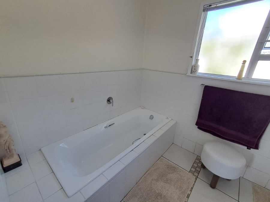 4 Bedroom Property for Sale in Bergsig Western Cape